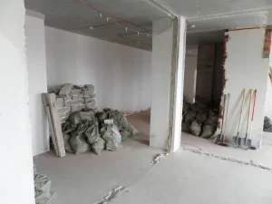 В большинстве случаев без особых сложностей можно согласовать снос только ненесущей стены или перегородки
